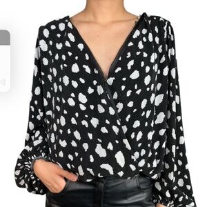 Astr the label Women's Black and White Polka Dot Top